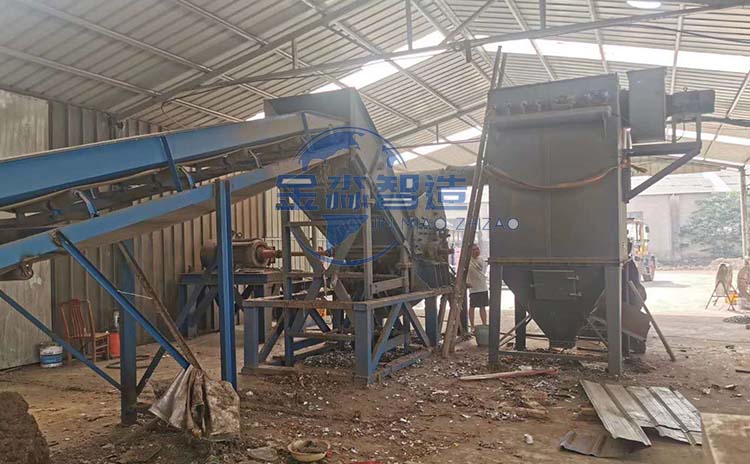 110型废钢破碎机客户室内使用